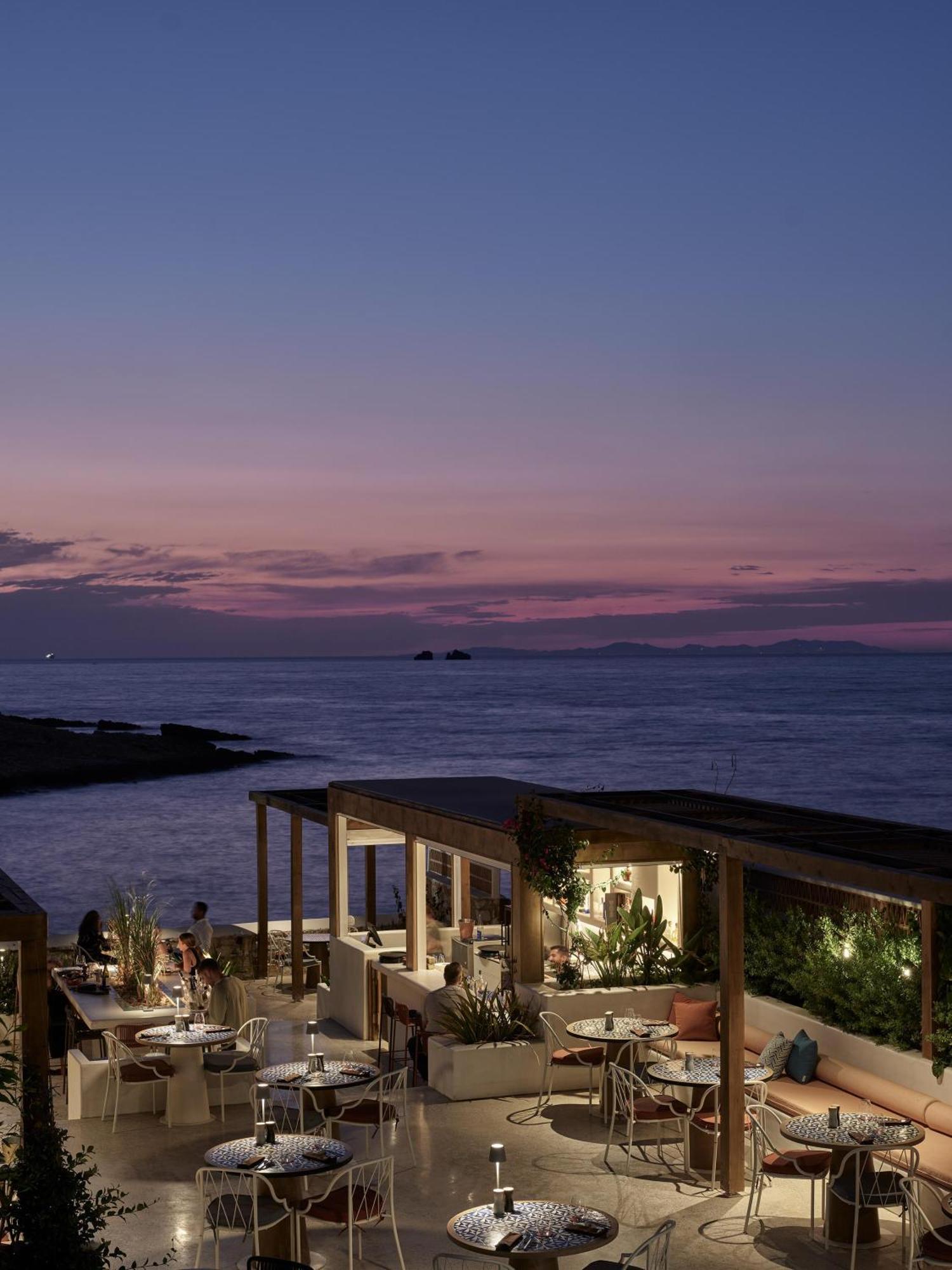 Andronis Minois Hotel Parasporos Exterior photo